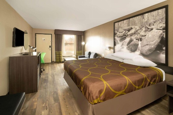 Super 8 by Wyndham Cleveland image 13