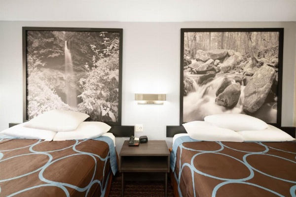 Super 8 by Wyndham Cleveland image 30